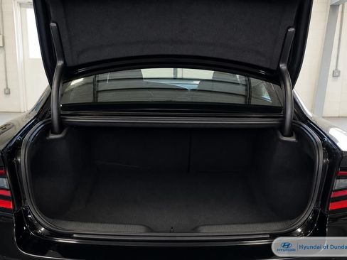 Used 2019 Dodge Charger SXT RWD image 11