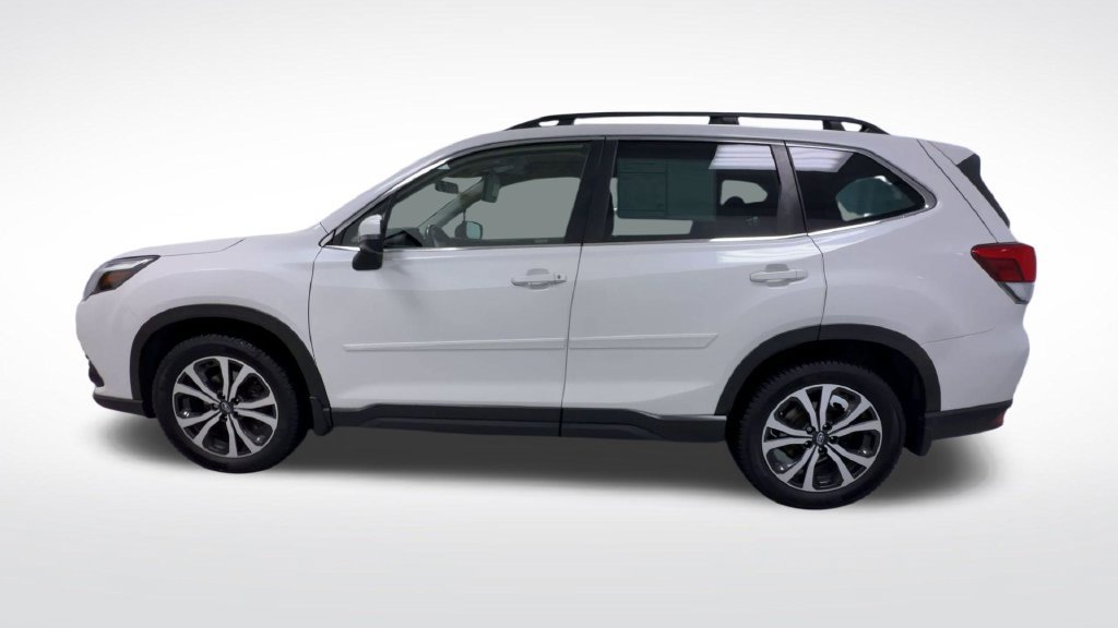 Used 2022 Subaru Forester Limited AWD/4WD image 5