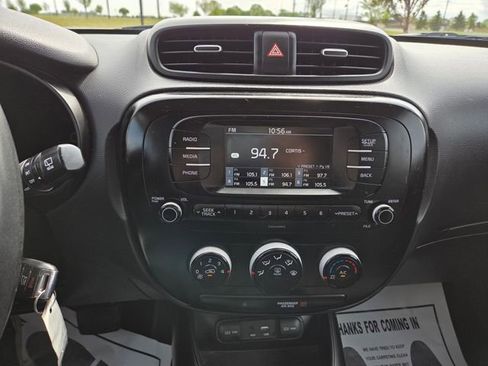 Used 2017 Kia Soul FWD image 24
