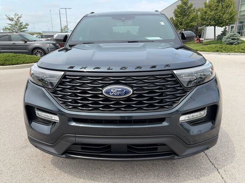 Used 2024 Ford Explorer ST-Line w/ Class IV Trailer Tow Package AWD/4WD image 2