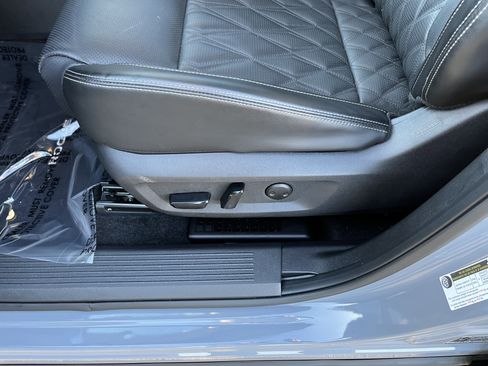 Used 2025 Nissan Rogue Platinum w/ Tech Package image 18