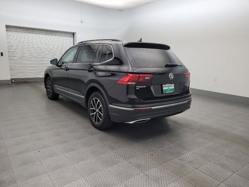 Used 2021 Volkswagen Tiguan SE w/ Panoramic Sunroof Package image 5