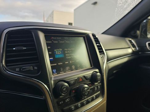 Used 2017 Jeep Grand Cherokee Limited w/ Luxury Group II AWD/4WD image 27