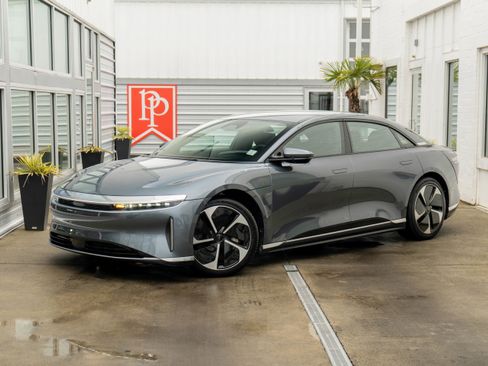 Used 2024 Lucid Air Touring AWD/4WD image 2