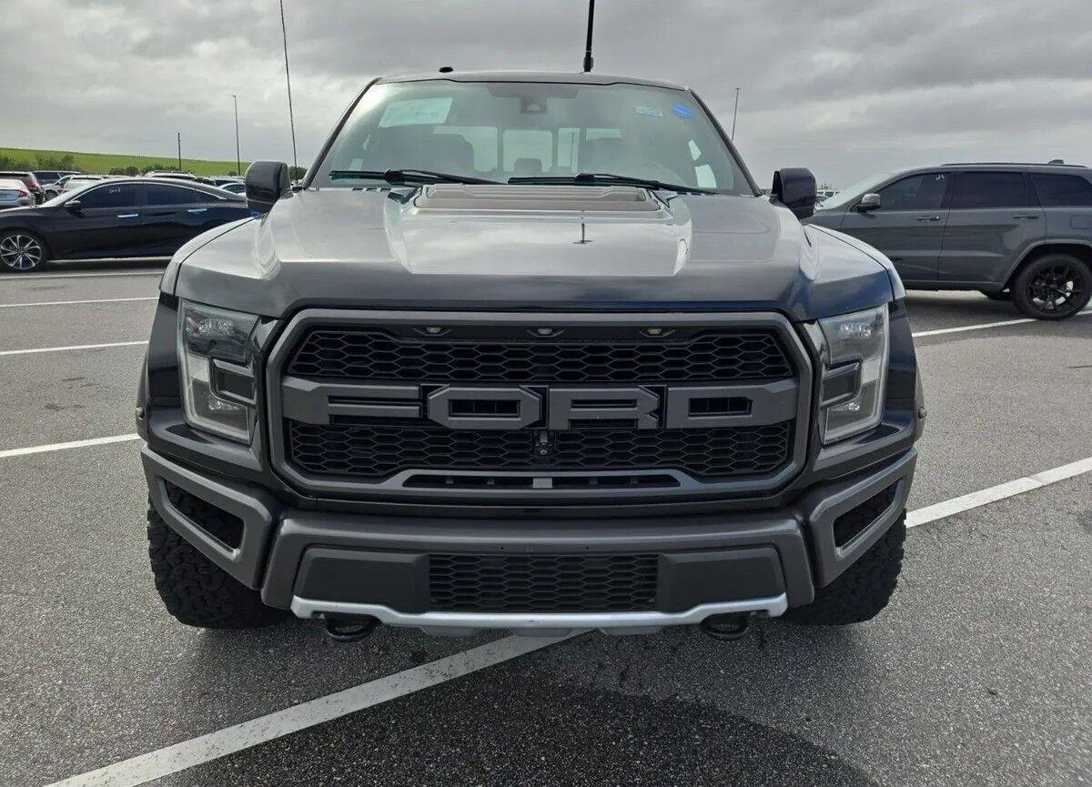 Used 2018 Ford F150 Raptor w/ Equipment Group 802A Luxury AWD/4WD image 5