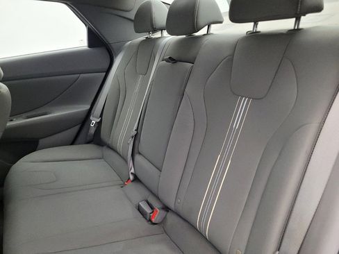 Used 2021 Hyundai Elantra SEL w/ Convenience + Premium Package FWD image 18