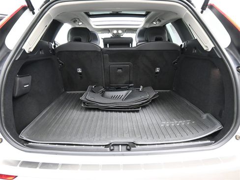 Used 2023 Volvo XC60 B5 Plus w/ Protection Package Premier image 16