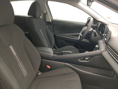 Used 2023 Hyundai Elantra SEL image 21