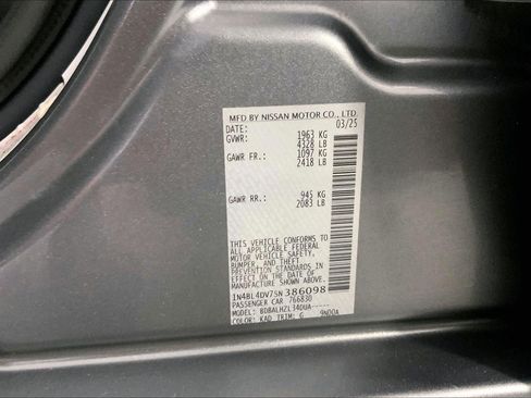 Used 2025 Nissan Altima 2.5 SV FWD image 31