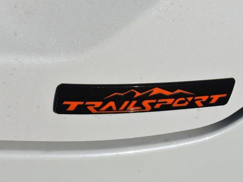 Used 2025 Honda Pilot TrailSport image 12