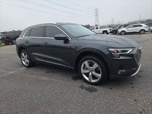 Used 2019 Audi e-tron Premium Plus AWD/4WD image 4