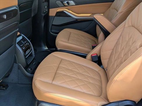 Certified 2026 BMW X7 xDrive40i w/ M Sport Package image 17