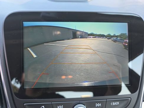 Used 2018 Chevrolet Malibu Premier w/ Driver Confidence Package FWD image 25