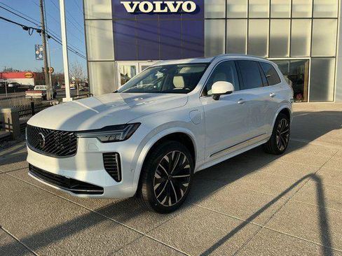 New 2026 Volvo XC90 T8 Ultra w/ Protection Package Premier AWD/4WD image 2