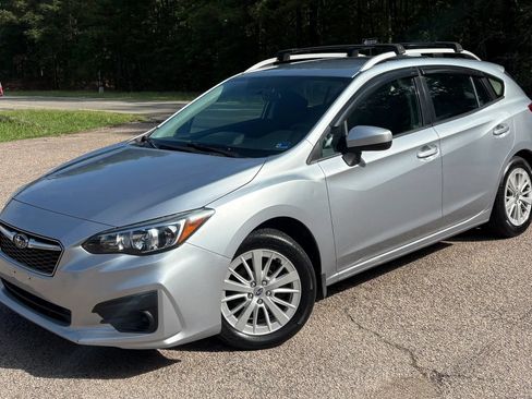 Used 2017 Subaru Impreza 2.0i Premium AWD/4WD image 2