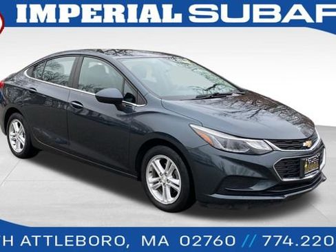 Used 2017 Chevrolet Cruze LT image 1
