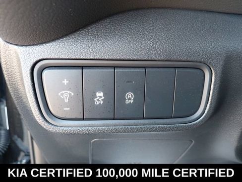 Certified 2025 Kia Soul LX FWD image 17