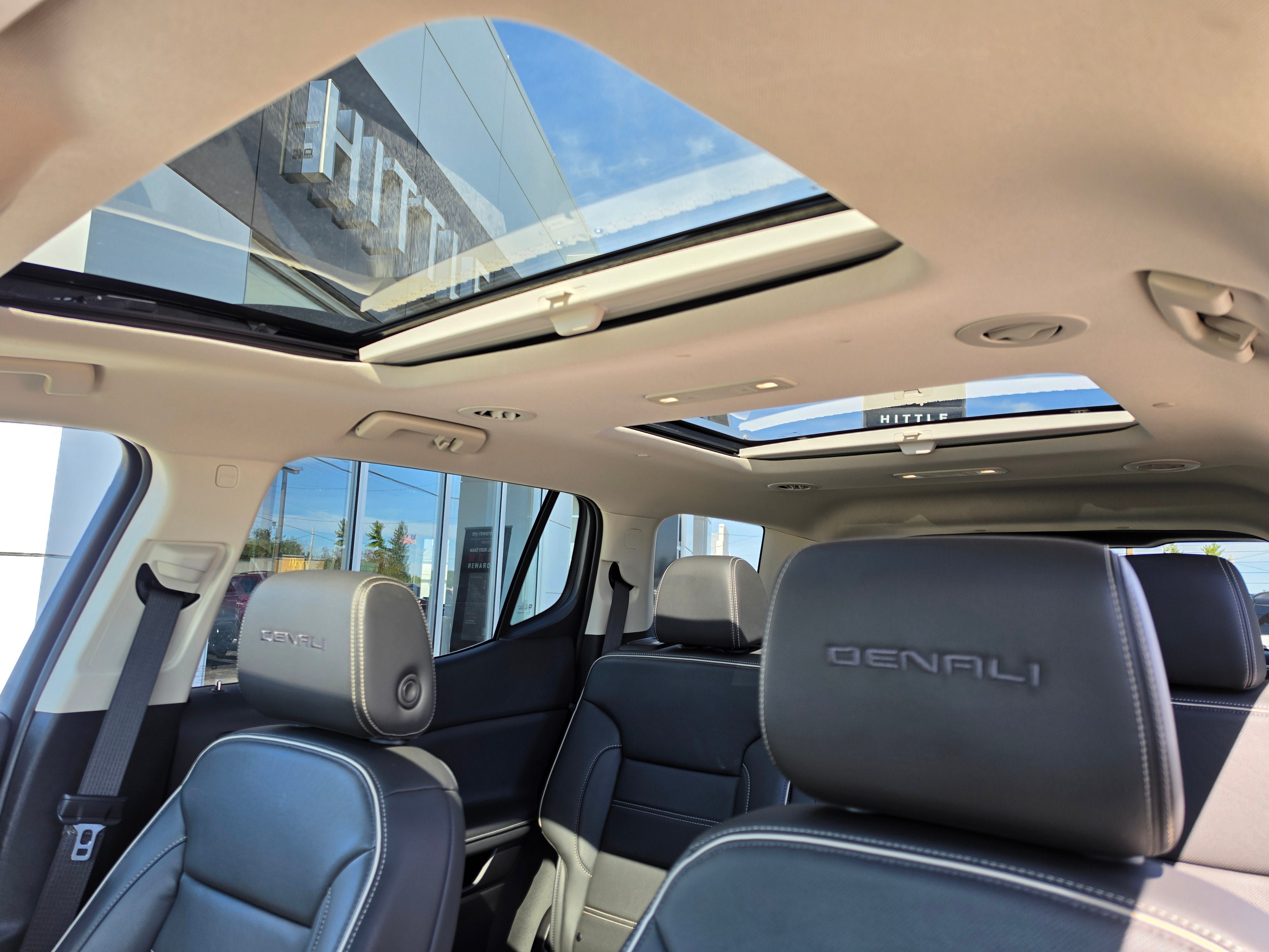 Used 2023 GMC Acadia Denali w/ Denali Ultimate Package AWD/4WD image 12