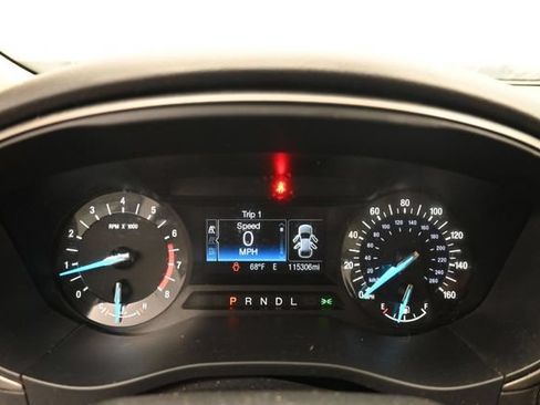 Used 2018 Ford Fusion SE FWD image 14