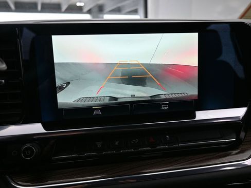 Used 2024 Chevrolet Silverado 3500 LT image 20