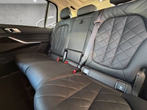 Used 2024 BMW X7 xDrive40i AWD/4WD image 28