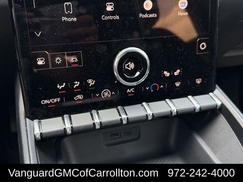 Used 2025 GMC Terrain Elevation w/ Technology Package II AWD/4WD image 22