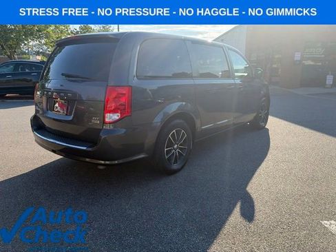 Used 2018 Dodge Grand Caravan GT FWD image 3