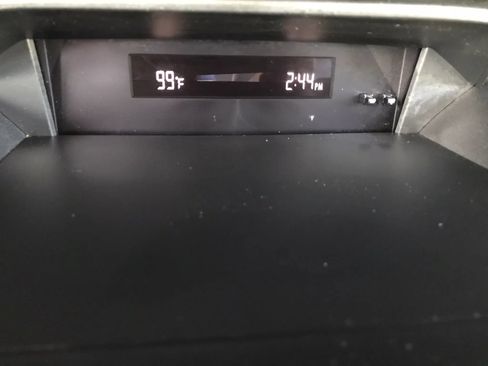 Used 2023 Subaru Forester AWD/4WD image 18