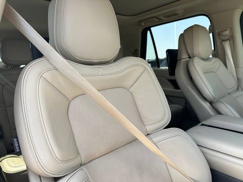 Used 2018 Lincoln Navigator Reserve w/ Technology Package AWD/4WD image 30