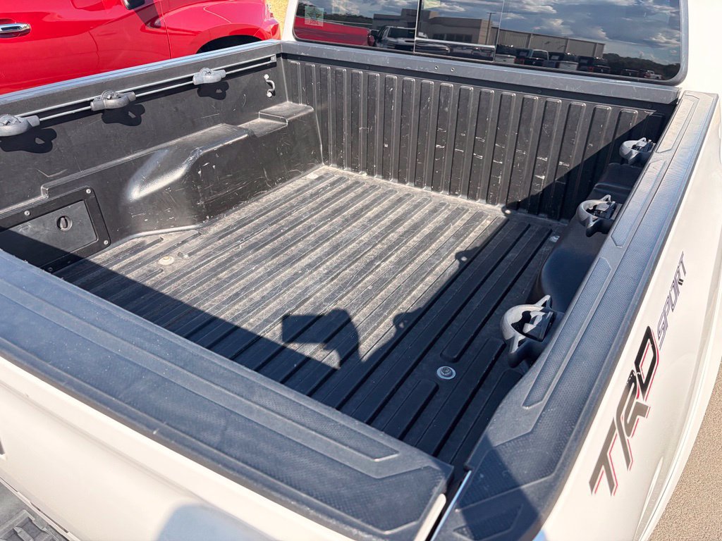 Used 2018 Toyota Tacoma TRD Sport w/ Technology Package RWD image 9