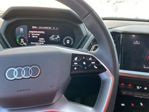 Used 2022 Audi Q4 e-tron Prestige image 26