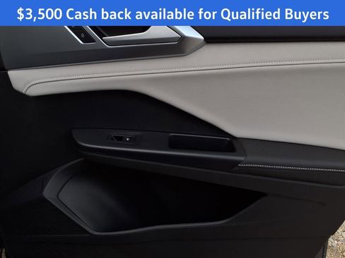 New 2025 Volkswagen Taos SE image 25