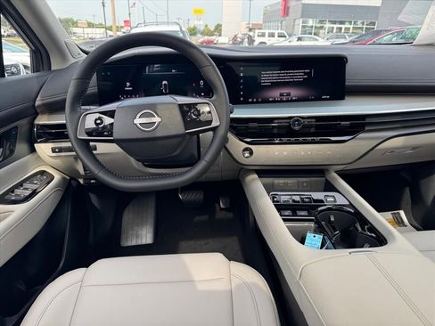 Certified 2025 Nissan Murano SL w/ Cargo Package AWD/4WD image 13