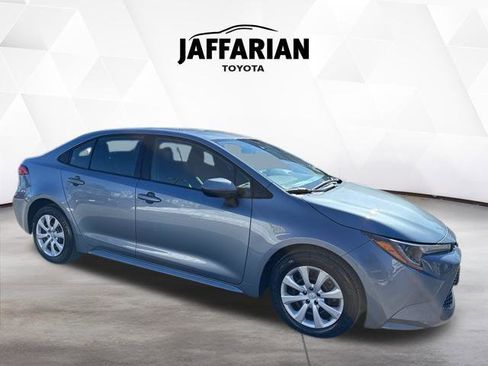 Certified 2021 Toyota Corolla LE image 3