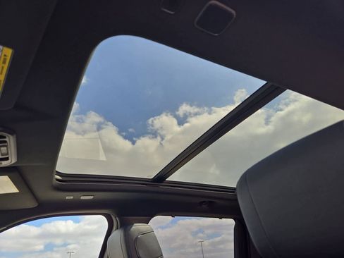 Used 2023 Toyota Tundra Platinum w/ Advanced Package image 18