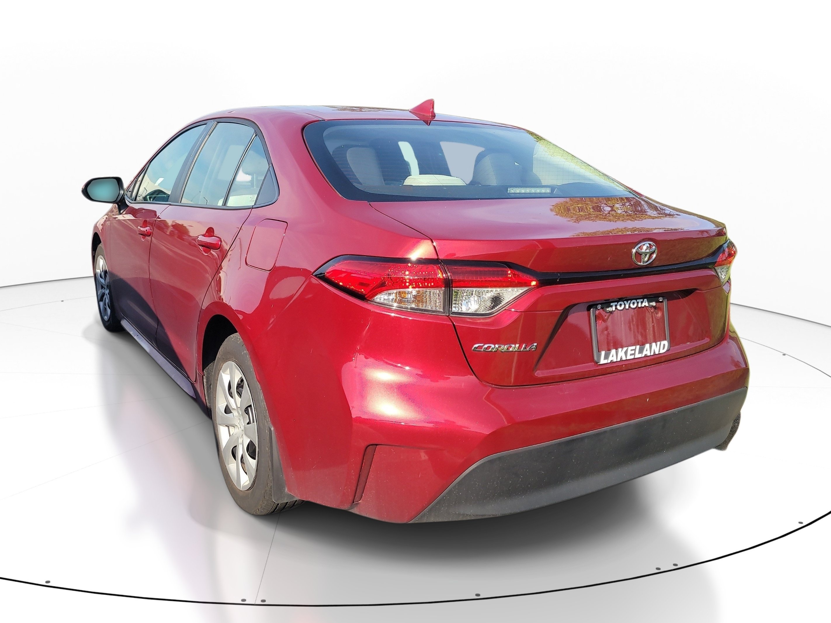 Used 2025 Toyota Corolla LE FWD image 5