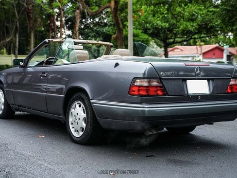 Used 1995 Mercedes-Benz E 320 Convertible image 4