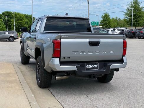Used 2025 Toyota Tacoma TRD Off-Road AWD/4WD image 5