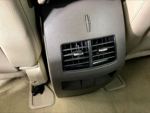 Used 2013 Lincoln MKX FWD image 10