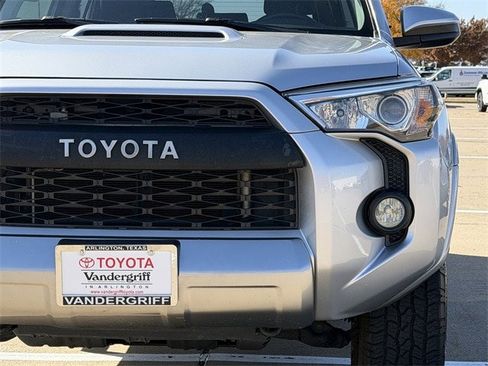 Used 2019 Toyota 4Runner TRD Off-Road image 8