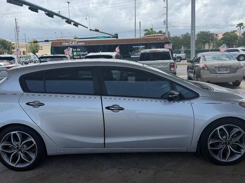 Used 2016 Kia Forte SX FWD image 4
