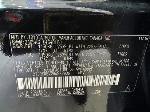 Used 2017 Toyota RAV4 XLE AWD/4WD image 34