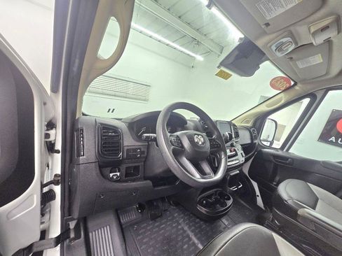 Used 2023 RAM ProMaster 2500 FWD image 10