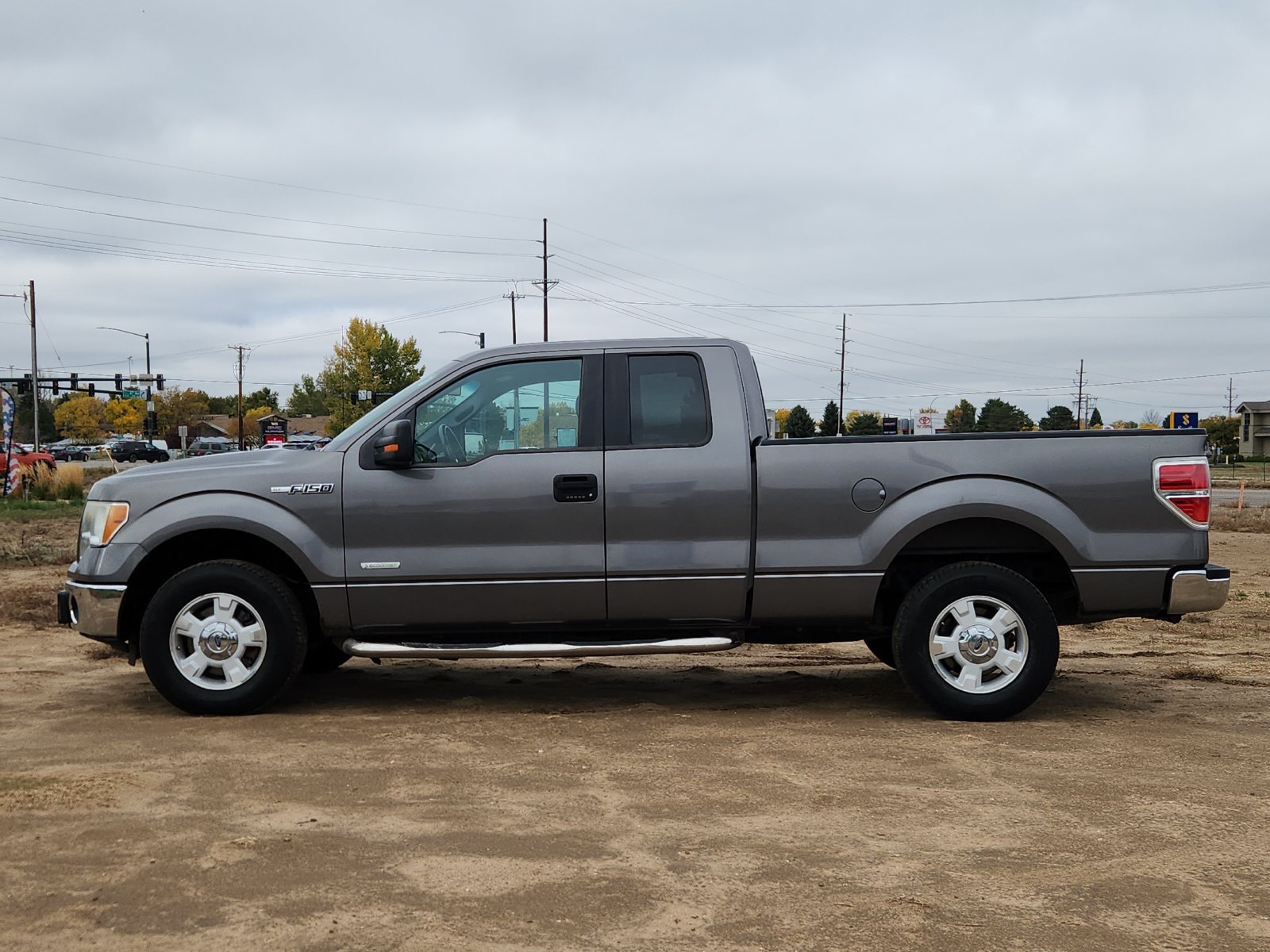 Used 2011 Ford F150 XLT w/ XLT Convenience Pkg RWD image 2
