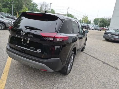 Used 2023 Nissan Rogue S AWD/4WD image 8
