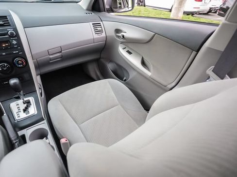 Used 2010 Toyota Corolla LE FWD image 33