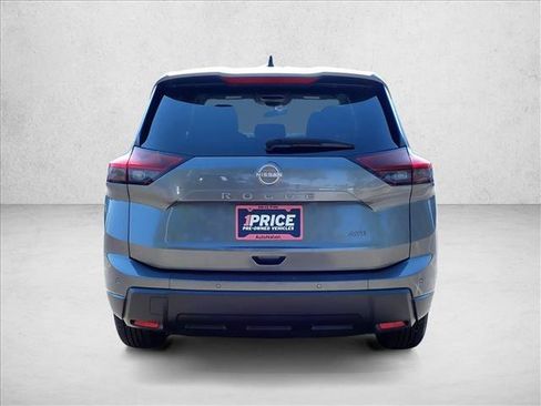 Used 2024 Nissan Rogue S AWD/4WD image 3