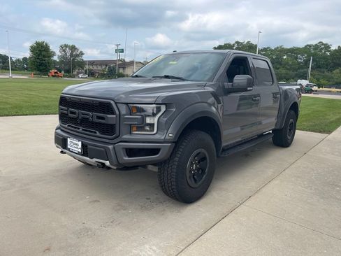 Used 2018 Ford F150 Raptor w/ Equipment Group 802A Luxury AWD/4WD image 2