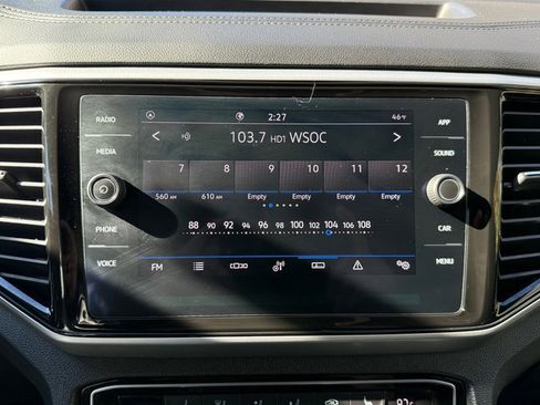 Used 2022 Volkswagen Atlas Cross Sport SE w/ Panoramic Sunroof Package image 23