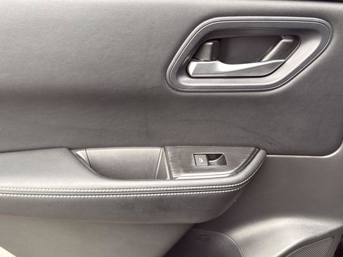 Used 2024 Nissan Rogue SV image 21